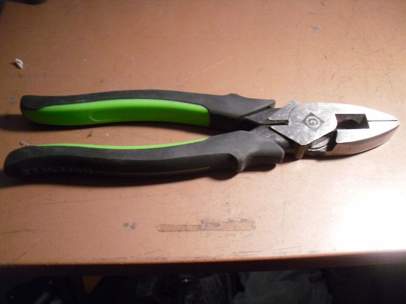 GREENLEE 0151 09M LINEMAN PLIERS CUTTERS GOOD USED  