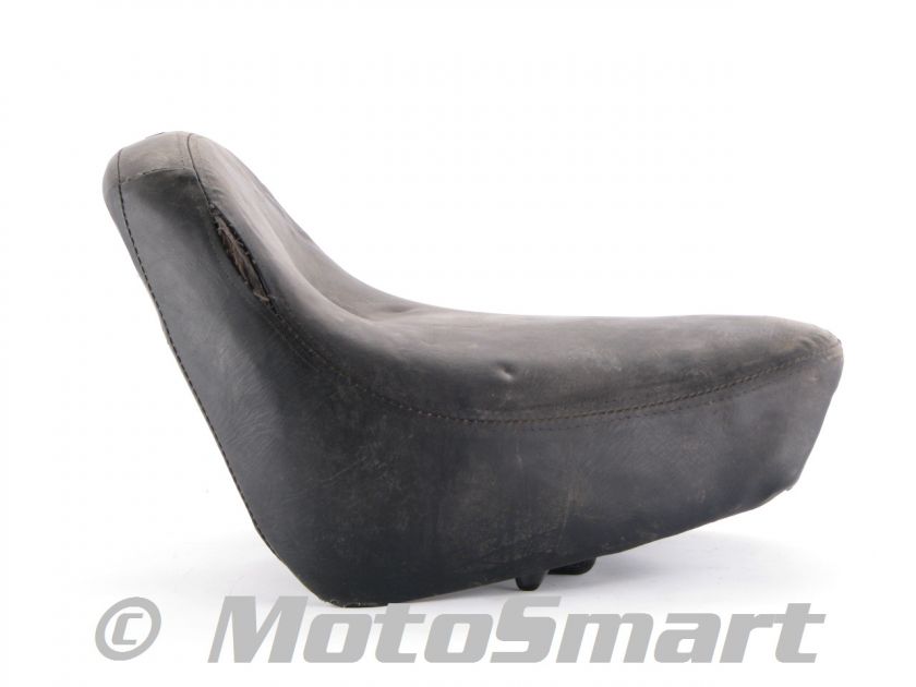   Yamaha Maxim XJ700N Driver Rider Front Seat   1AA 24710 0   Image 01