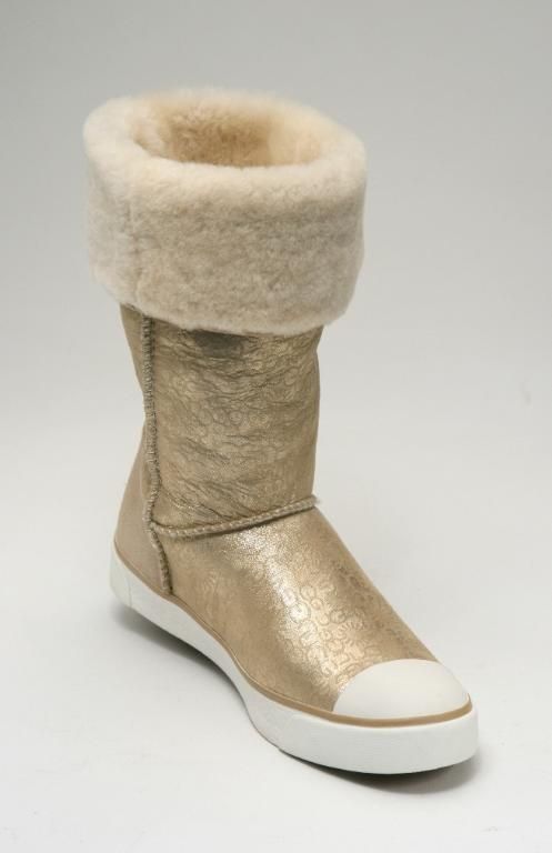 UGG Delaine Metallic Logo Womens Gold Sheepskin Boot Size 7 US NEW 