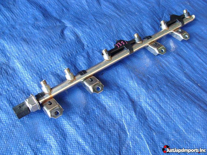 2008 BMW 335I 135I FUEL RAIL E92 E90 E82 N54  