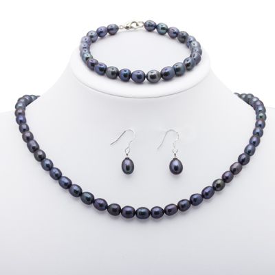   8mm freshwater cultured pearls. Pearls make great gift for women of