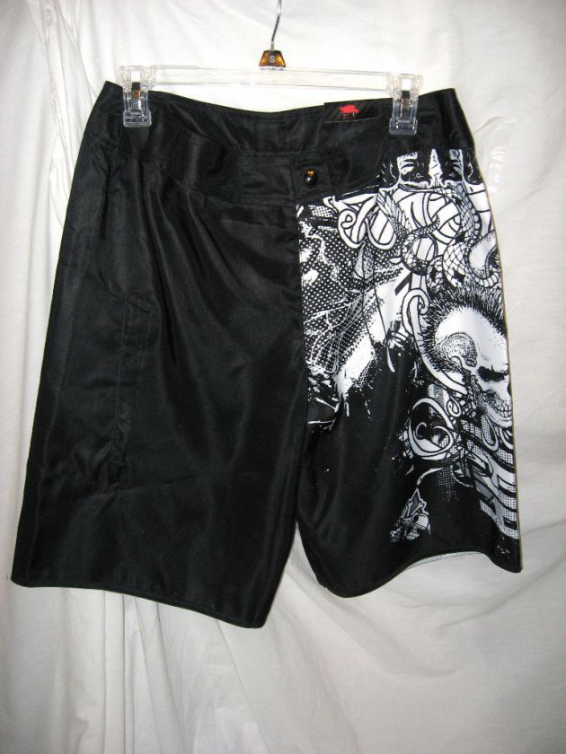 TONY HAWK SKULL SHORT SIZE 32 NWT SMOOTH  