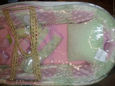 Tadpoles Moses Basket   8 pc+ Gift Set w/blankets, pillow, teddy bib 