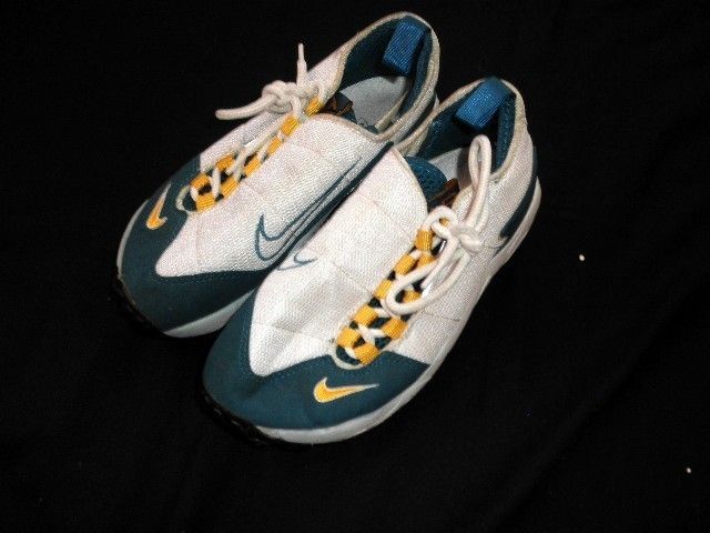 vintage NIKE AIR FOOTSCAPE Green Yellow Sneakers Running Shoes Women 5 