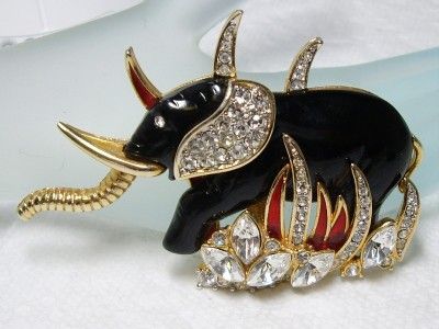 Unsigned HATTIE CARNEGIE Black Rhinestone Elephant In The Grass Pin 