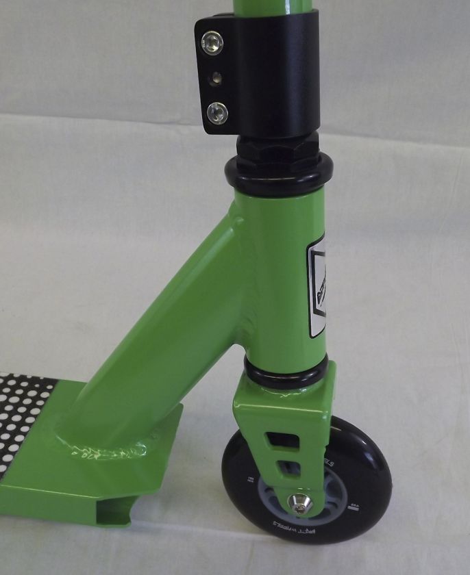   Extremist 2 Freestyle Scooter MGP Madd District Razor Phoenix Green