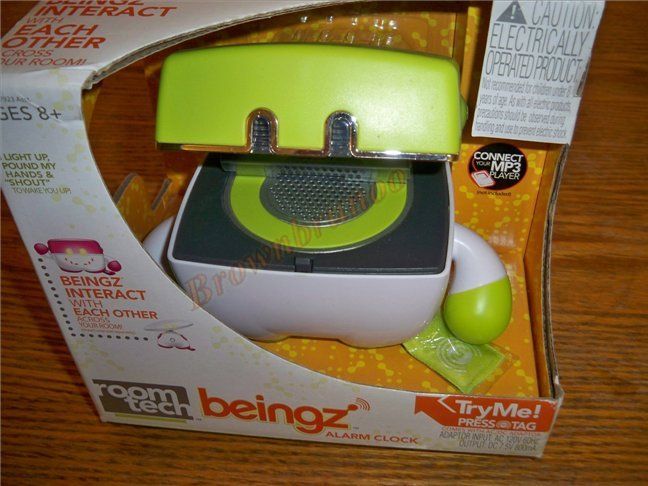 Room Tech Beingz Interactive Alarm Clock Radio Green  