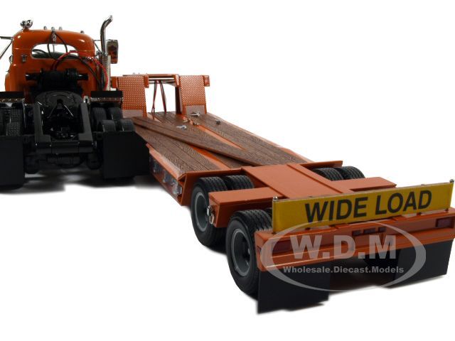 1960 MACK B MODEL 1/25 W/GOOSENECK ALLIS CHALMERS  