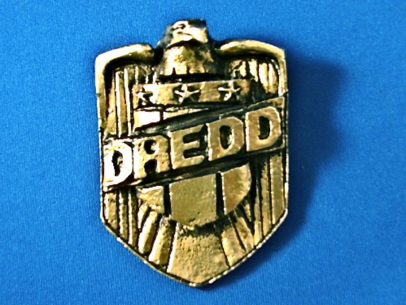 See video above for close up views of the Judge Dredd Badge.