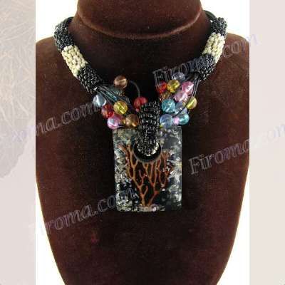 CORAL BRANCH PENDANT BROWN BEADS necklace  