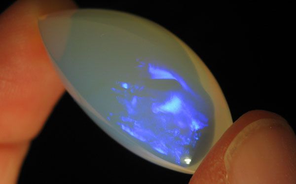 opals are shown dry and 100 % natural pictures and videos are made 