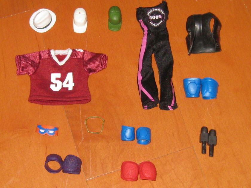 WWE / WWF WRESTLING ACCESSORIES   KIT AND CLOTHES  