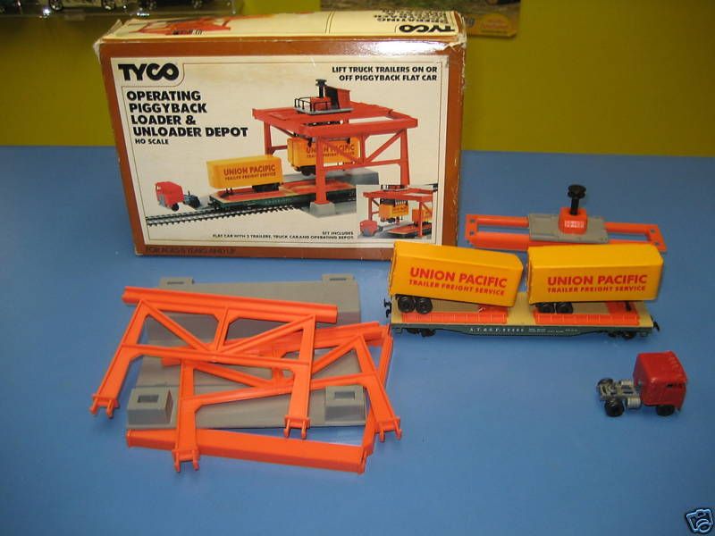 TYCO OPERATING PIGGYBACK LOADER & UNLOADER DEPOT  